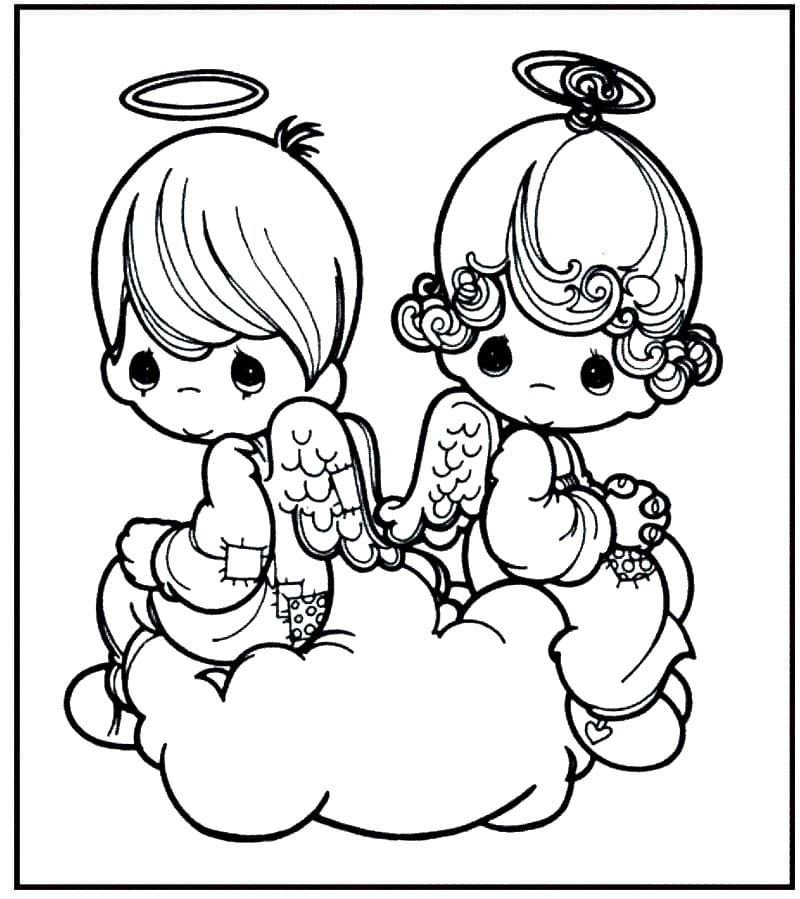Dos niños se sientan en una nube