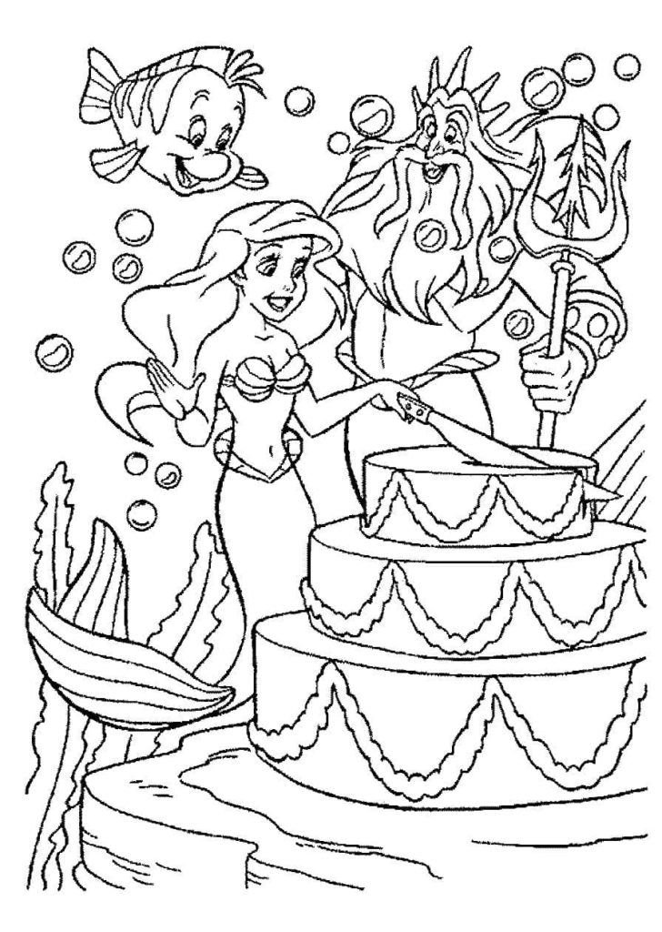 Ariel y un gran pastel de cumpleaños