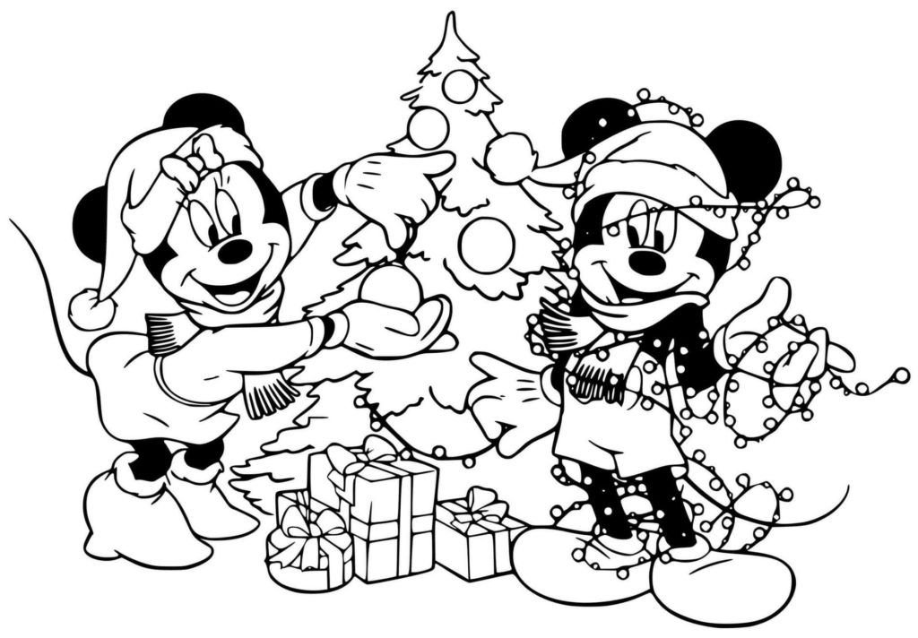 Mickey Mouse y Minnie decoran el árbol de Navidad