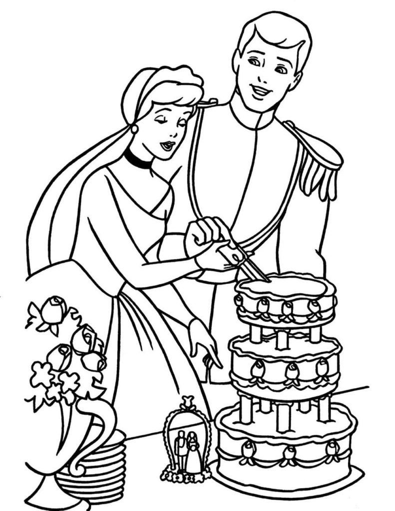 Príncipe y Cenicienta cortan el pastel