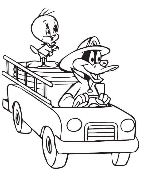 Los personajes de dibujos animados conducen un camiÃ³n de bomberos.