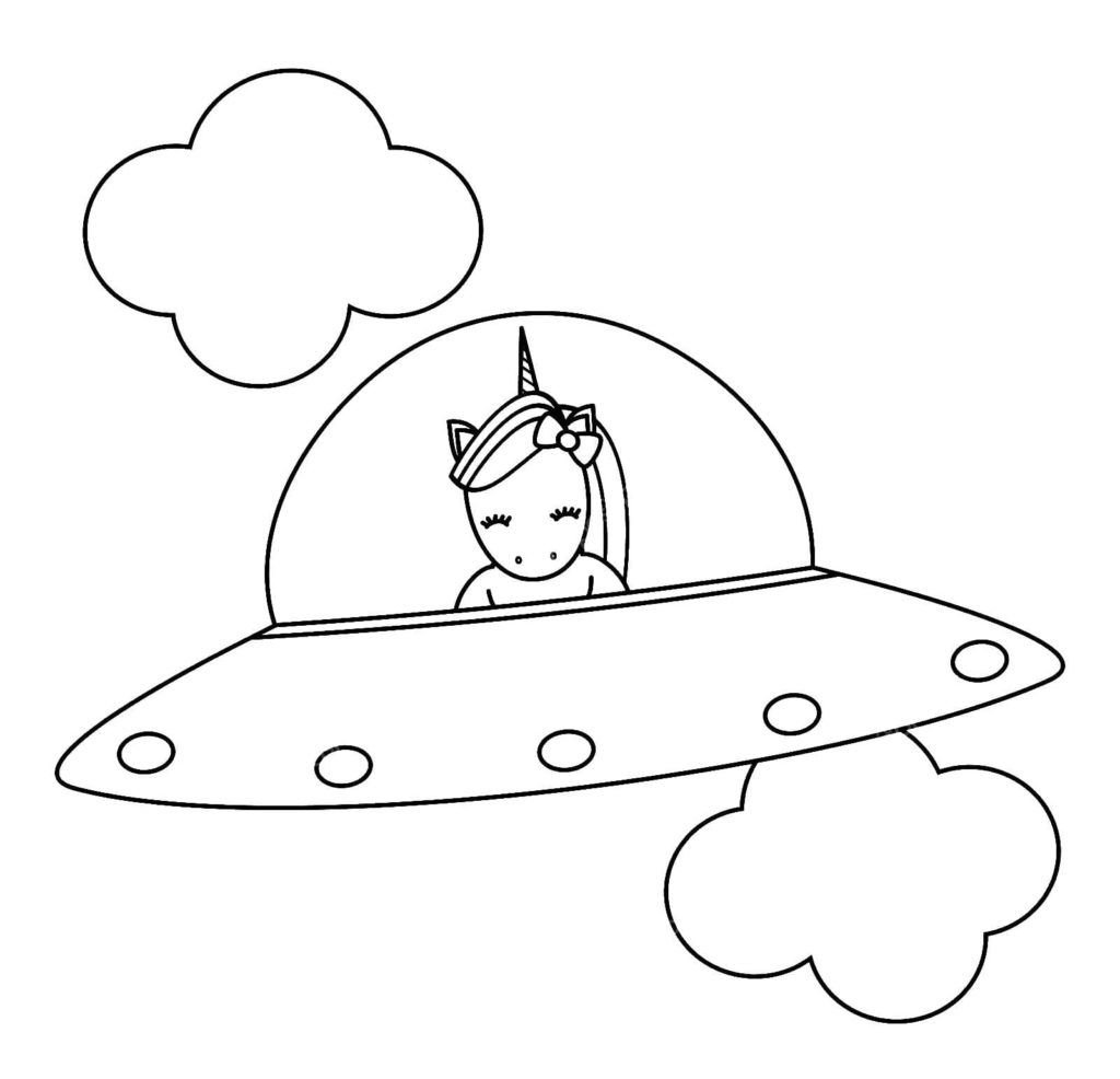Unicornio en un platillo volador