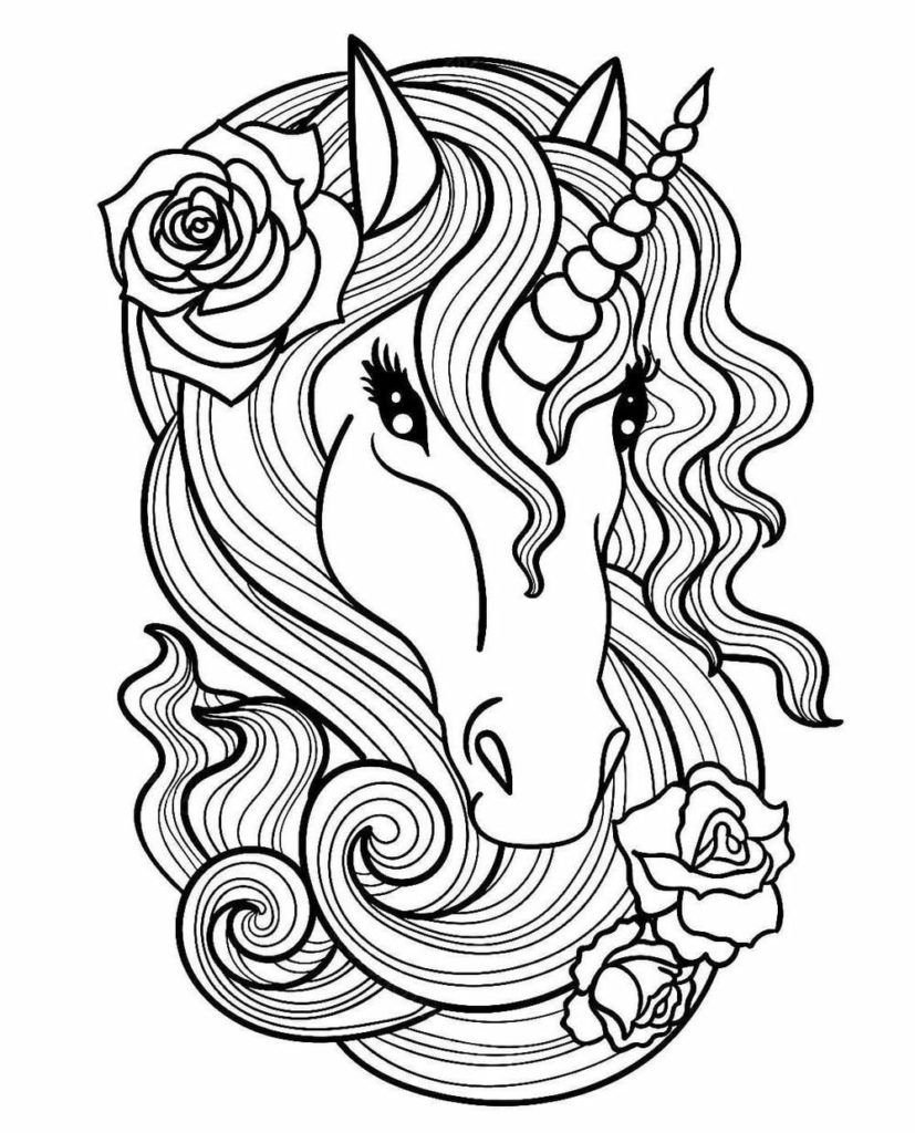 Cabeza de unicornio con rosas