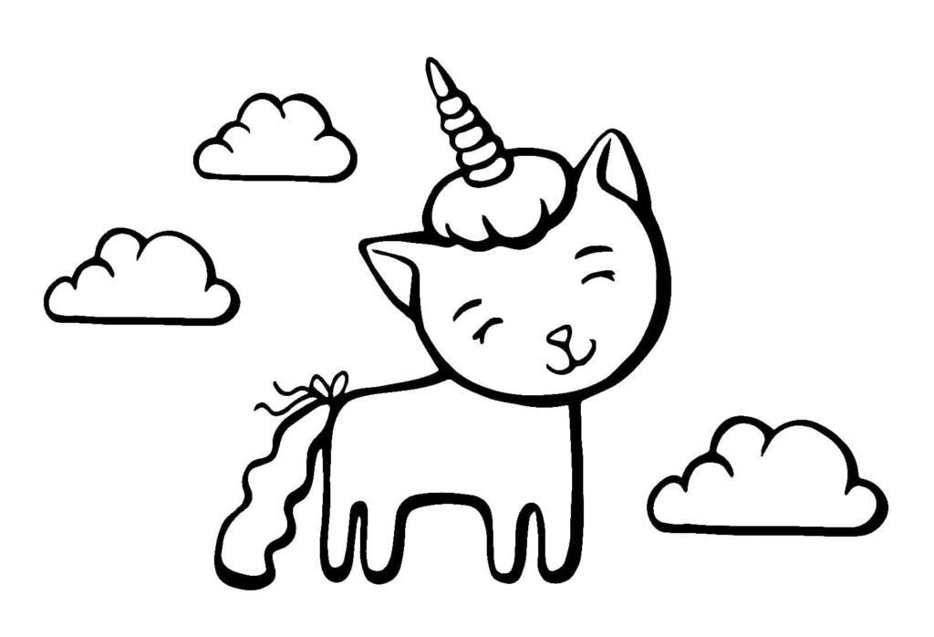 Nubes y gato unicornio
