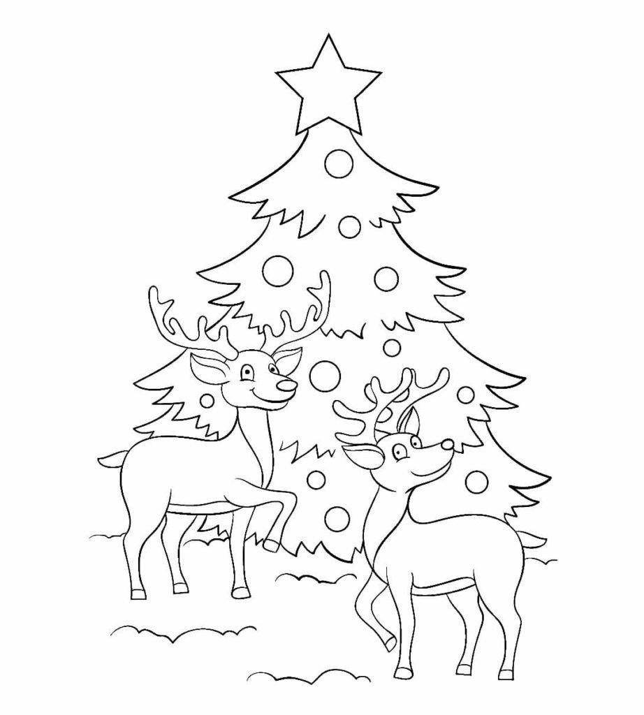 Ciervos cerca del árbol navideño.
